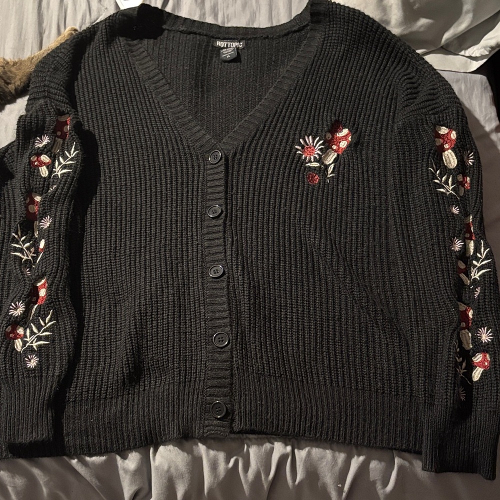 Hot Topic Black Floral Embroidered Cardigan